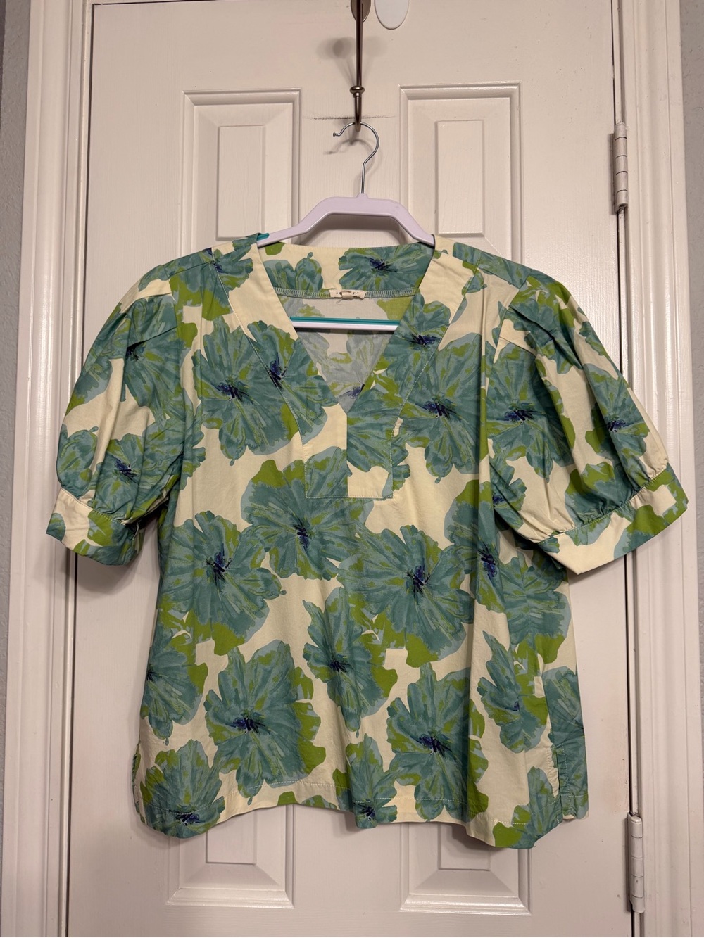 JODIFL Cream V-Neck Puff Sleeve Top with Teal and green Floral Print